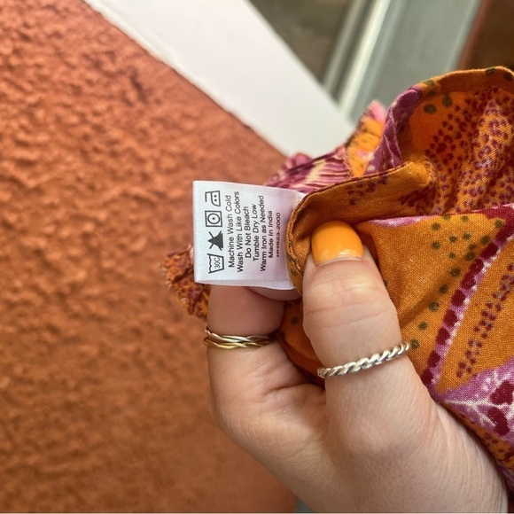 House of Harlow 1960 Smocked Top - Picture 5 of 6